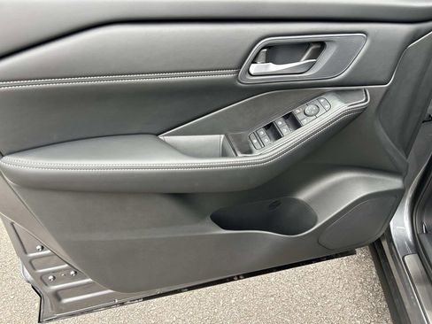 New 2026 Nissan Rogue SV AWD/4WD image 18