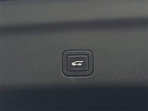 Used 2024 Chevrolet Tahoe LT image 32