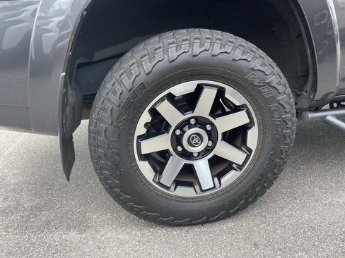 Used 2018 Toyota 4Runner TRD Off-Road Premium AWD/4WD image 5
