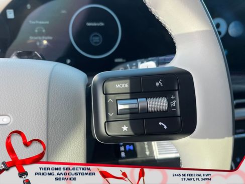 Used 2025 Hyundai Santa Fe Calligraphy image 16