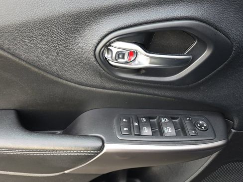 Used 2020 Jeep Cherokee Latitude Plus w/ Cold Weather Group image 10