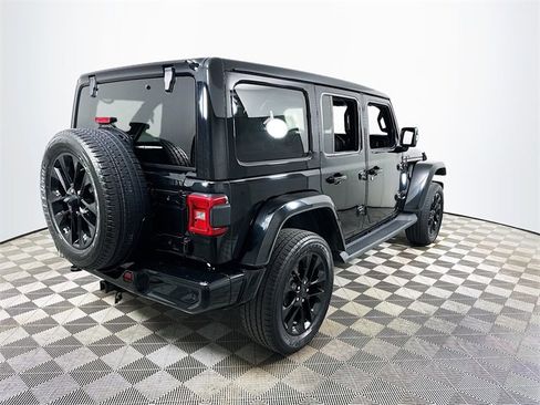 Used 2022 Jeep Wrangler Unlimited Sahara image 3