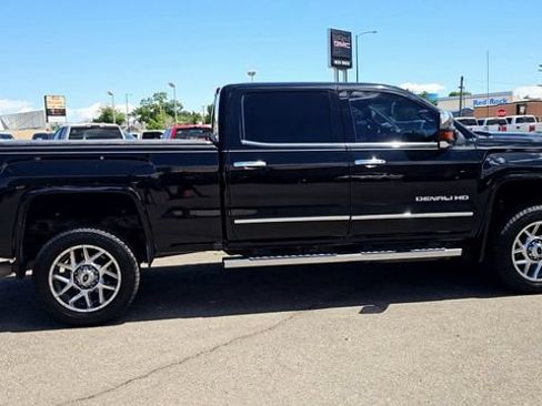 Used 2016 GMC Sierra 2500 Denali w/ Driver Alert Package AWD/4WD image 11
