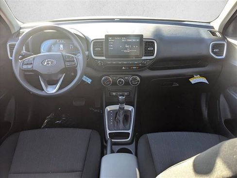 New 2025 Hyundai Venue SE image 13