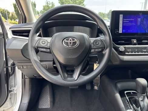 Used 2025 Toyota Corolla LE FWD image 16