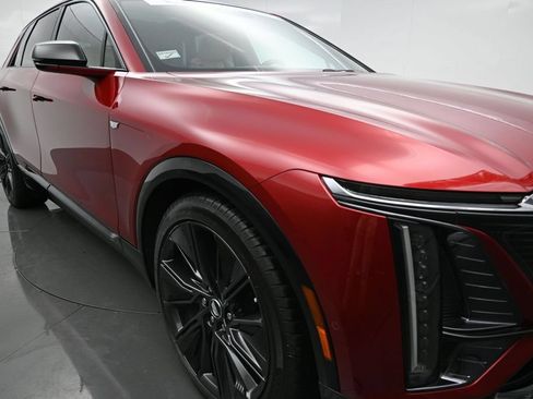 Used 2024 Cadillac Lyriq Sport w/ Nappa Leather Package AWD/4WD image 31