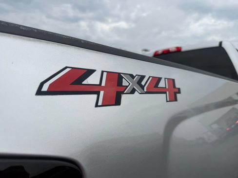 Used 2018 Chevrolet Silverado 1500 LT w/ All Star Edition AWD/4WD image 14