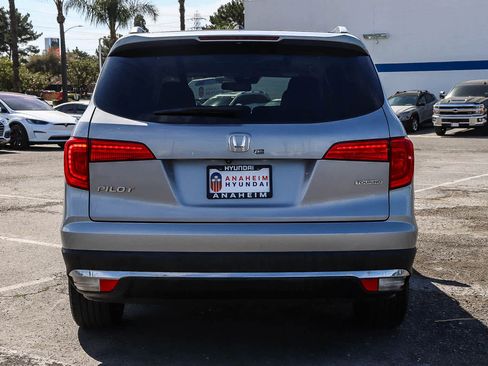 Used 2017 Honda Pilot Touring image 7