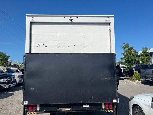 Used 2021 Chevrolet Express 4500 Extended w/ Power Convenience Package RWD image 4