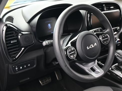 Used 2024 Kia Soul S FWD image 15