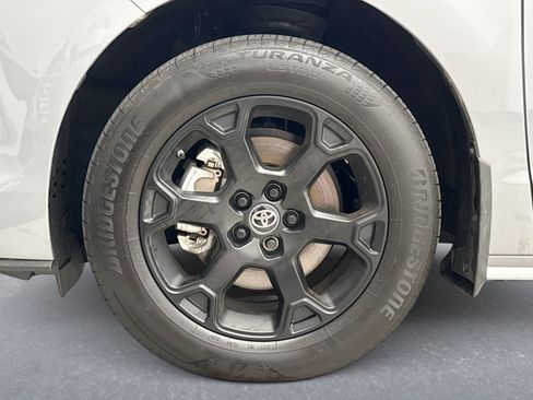 Used 2025 Toyota Sienna XLE Woodland Edition AWD/4WD image 12