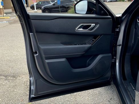 Used 2023 Land Rover Range Rover Velar S image 21