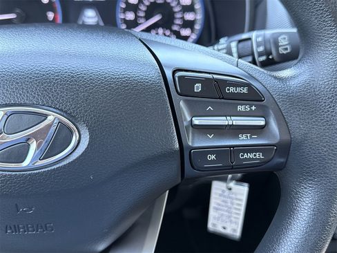 Used 2021 Hyundai Kona SE image 18