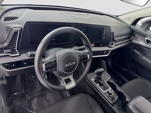 Used 2023 Kia Sportage LX FWD image 9