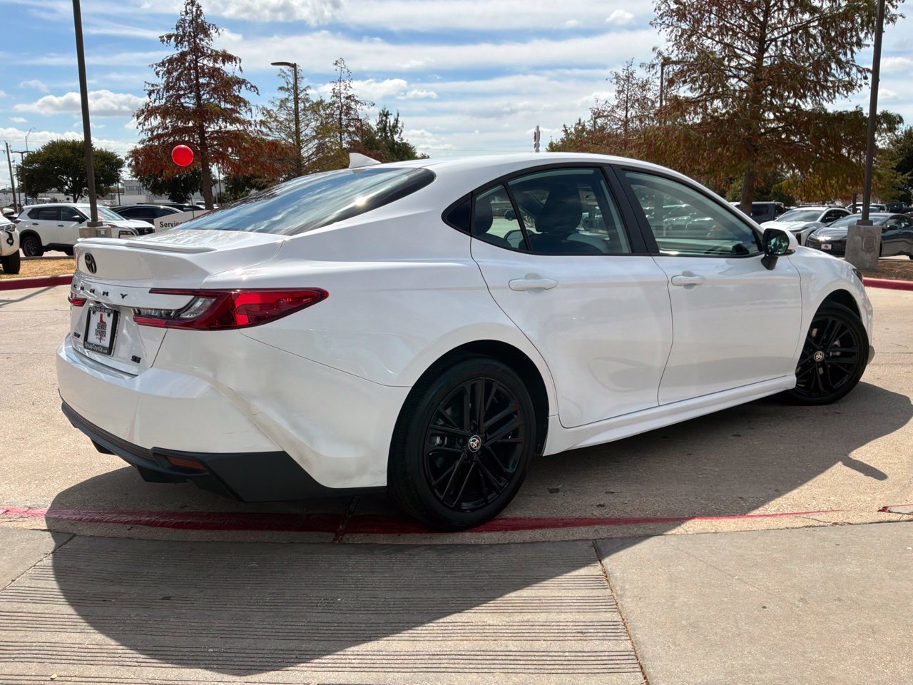 Used 2025 Toyota Camry SE w/ Convenience Package FWD image 6