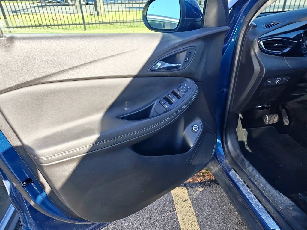 Used 2021 Buick Encore GX Select AWD/4WD image 5