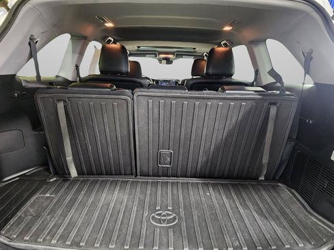Used 2019 Toyota Highlander SE AWD/4WD image 36