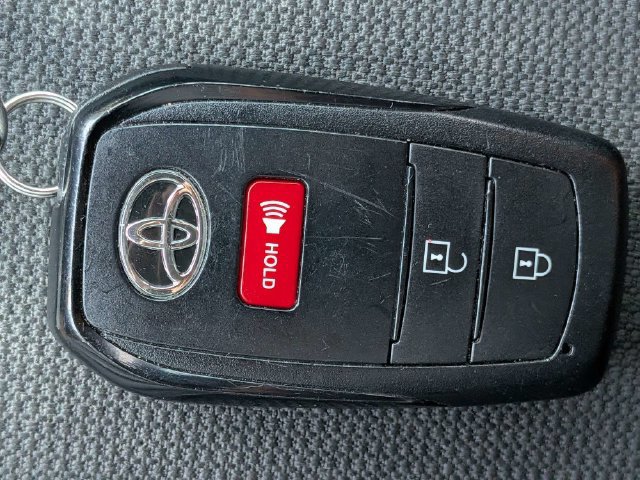 Used 2024 Toyota Corolla Cross AWD Hybrid w/ Moonroof Package image 28