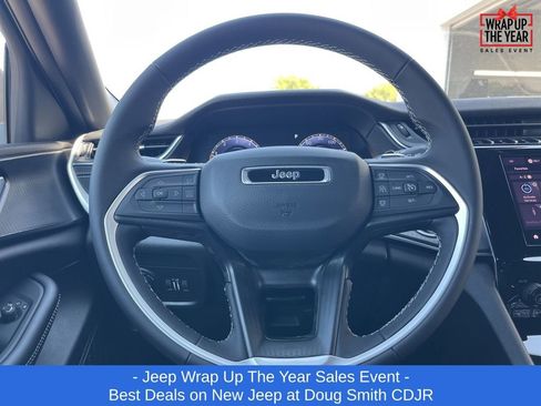 New 2025 Jeep Grand Cherokee L Laredo w/ Trailer Tow Package image 11