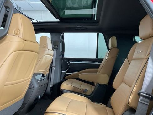 Certified 2026 Cadillac Escalade Luxury AWD/4WD image 31
