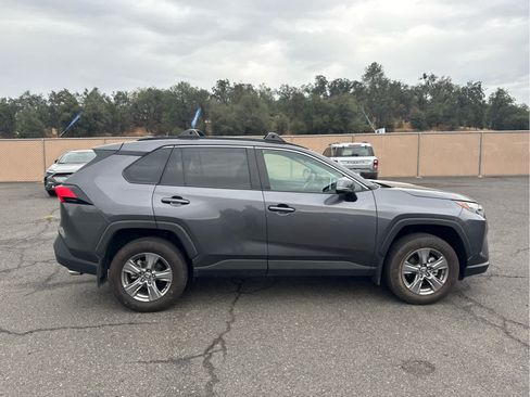 Used 2024 Toyota RAV4 XLE AWD/4WD image 4
