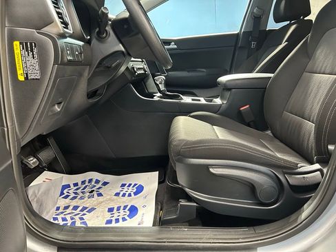 Used 2022 Kia Sportage LX image 14