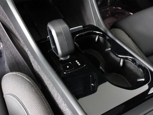 Certified 2023 Volvo C40 Recharge Core w/ Climate Package image 15