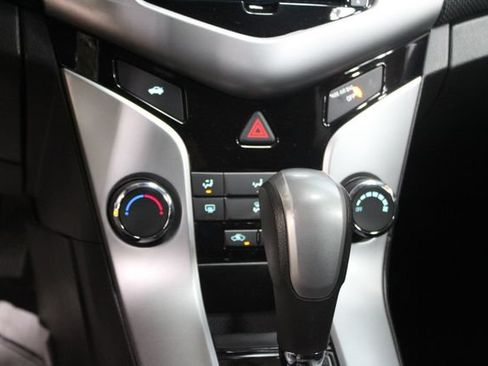 Used 2015 Chevrolet Cruze LT FWD image 20