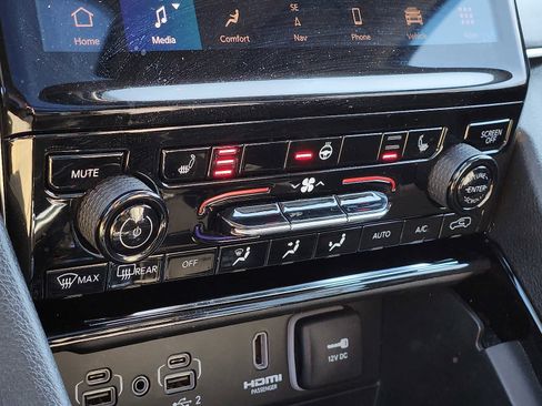 Used 2022 Jeep Grand Cherokee Limited 4xe image 16