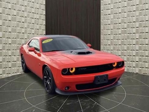 Used 2016 Dodge Challenger R/T Scat Pack RWD image 1