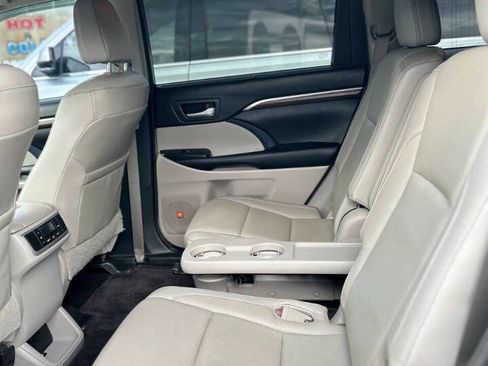 Used 2016 Toyota Highlander Limited image 21