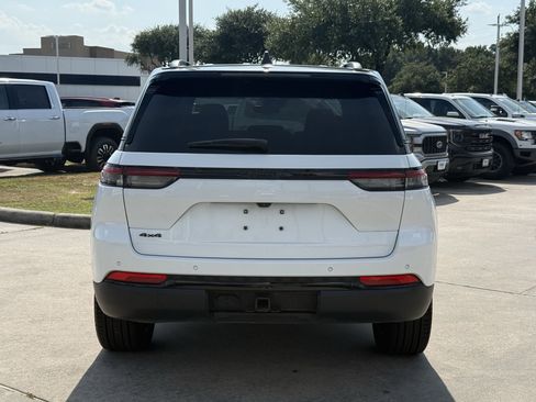 Used 2025 Jeep Grand Cherokee Limited w/ Trailer Tow Package AWD/4WD image 6
