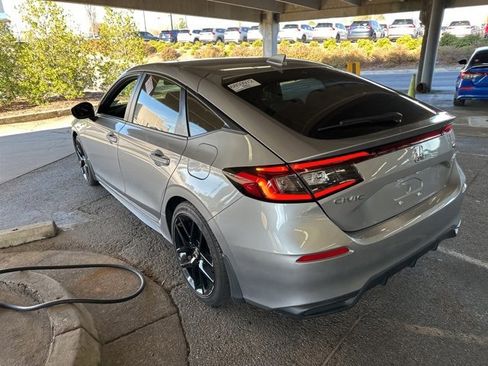 Used 2023 Honda Civic Sport image 6