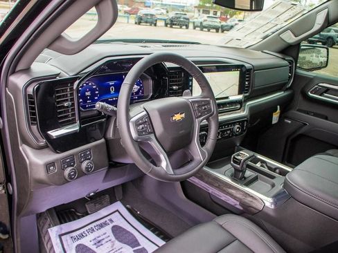 Used 2025 Chevrolet Silverado 1500 LTZ AWD/4WD image 48