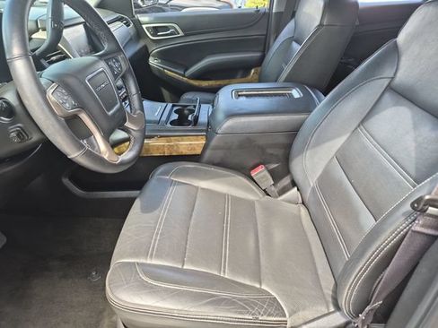 Used 2017 GMC Yukon XL Denali RWD image 11