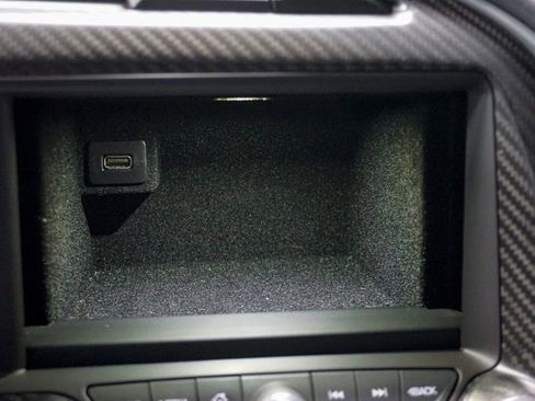 Used 2017 Chevrolet Corvette Z06 RWD image 31