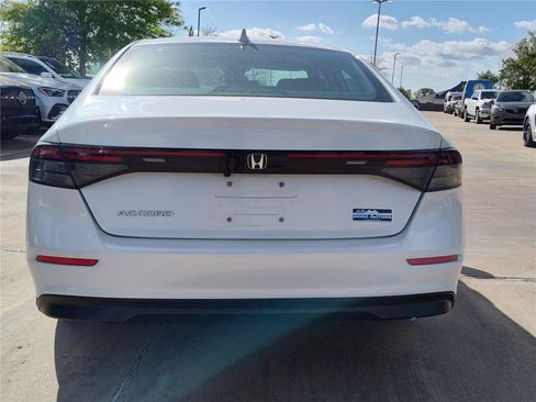 Used 2023 Honda Accord EX image 5