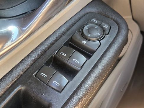 Used 2018 GMC Terrain SLT w/ Preferred Package FWD image 28