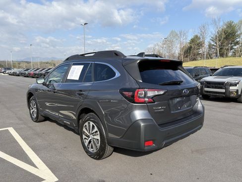 Used 2025 Subaru Outback Premium image 6