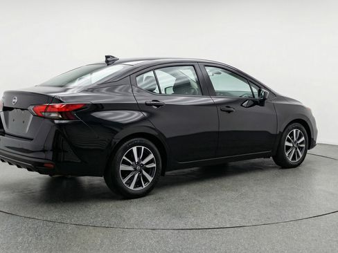 Used 2025 Nissan Versa SV image 9