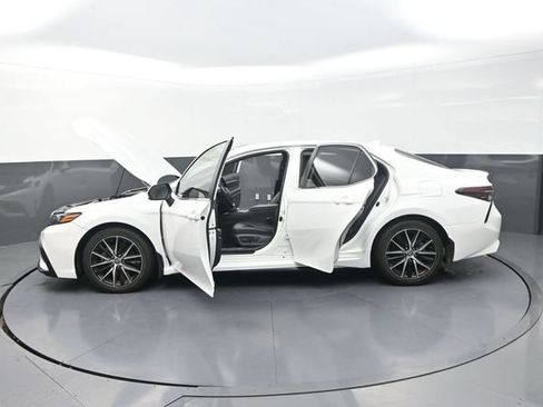 Used 2024 Toyota Camry SE FWD image 41