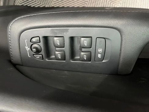Used 2025 Volvo V60 B5 Cross Country Plus AWD/4WD image 19