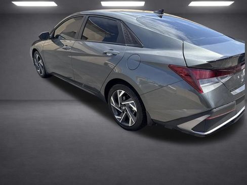Used 2025 Hyundai Elantra Sport FWD image 26