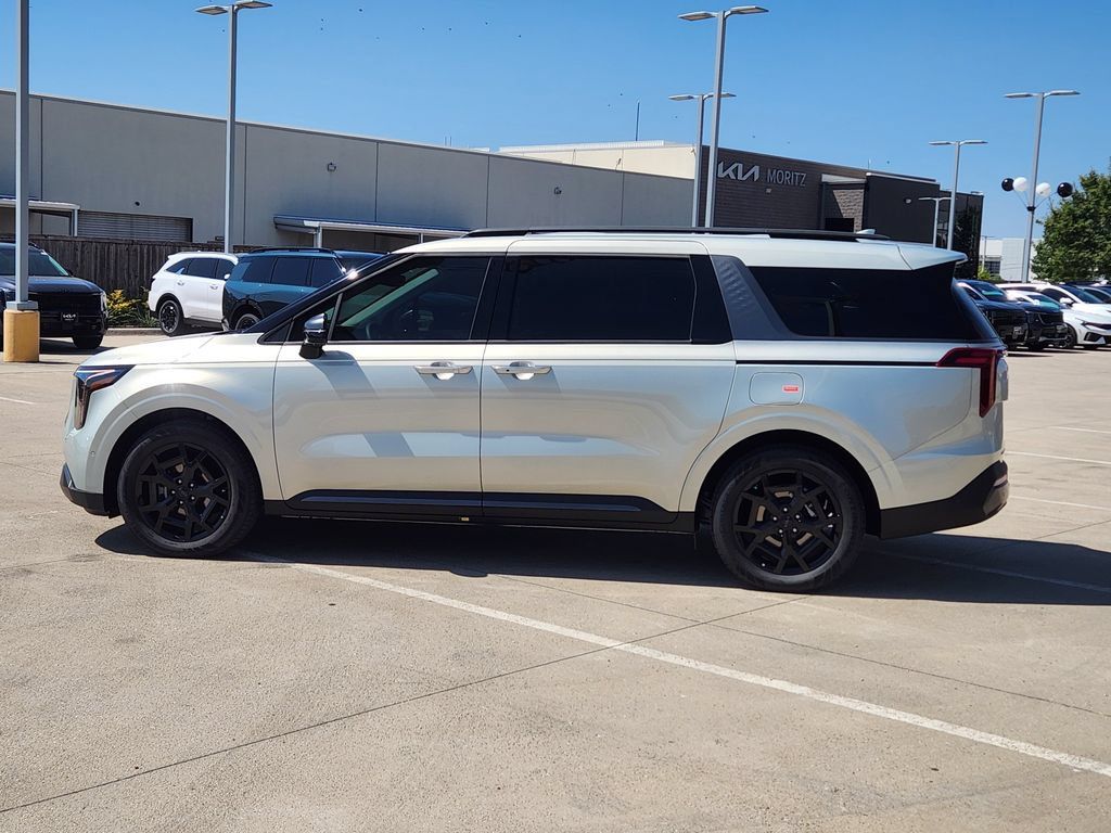 New 2027 Kia Carnival SX Prestige FWD image 3