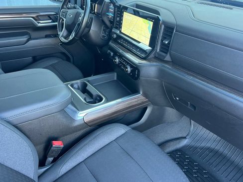 Used 2025 Chevrolet Silverado 2500 LT w/ Trail Boss Package AWD/4WD image 12