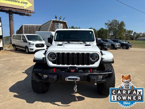 Certified 2024 Jeep Wrangler Unlimited Rubicon AWD/4WD image 2