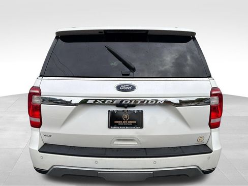 Used 2019 Ford Expedition XLT w/ Equipment Group 202A AWD/4WD image 4