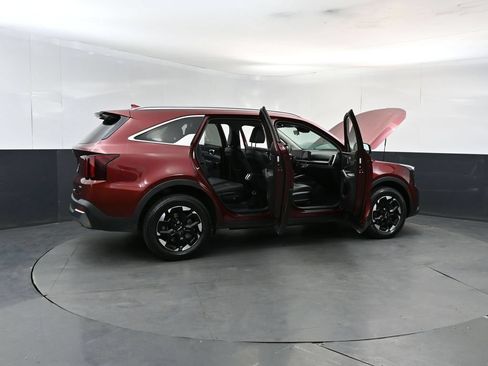 Certified 2024 Kia Sorento S w/ Panoramic Sunroof Package AWD/4WD image 26