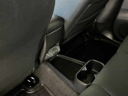 Used 2025 Nissan Leaf S image 27