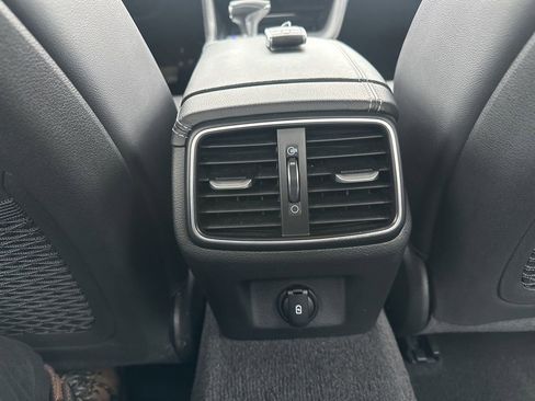 Used 2020 Genesis G70 2.0T image 31